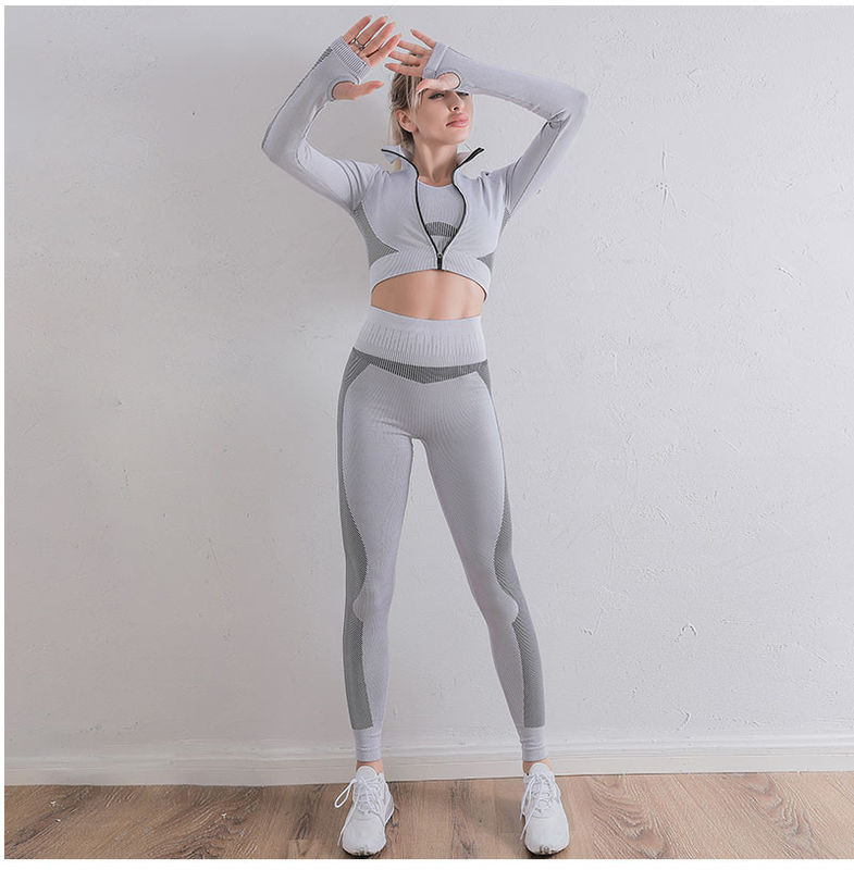 Quần đùi Hông có Gân Yoga Thể thao Áo ngực Nữ 2/3 chiếc Bộ đồ tập thể dục Bộ quần áo chạy bộ